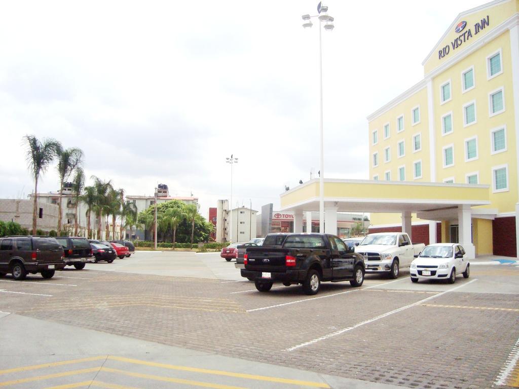 里约维斯塔波萨里卡商务高级酒店 Poza Rica 外观 照片